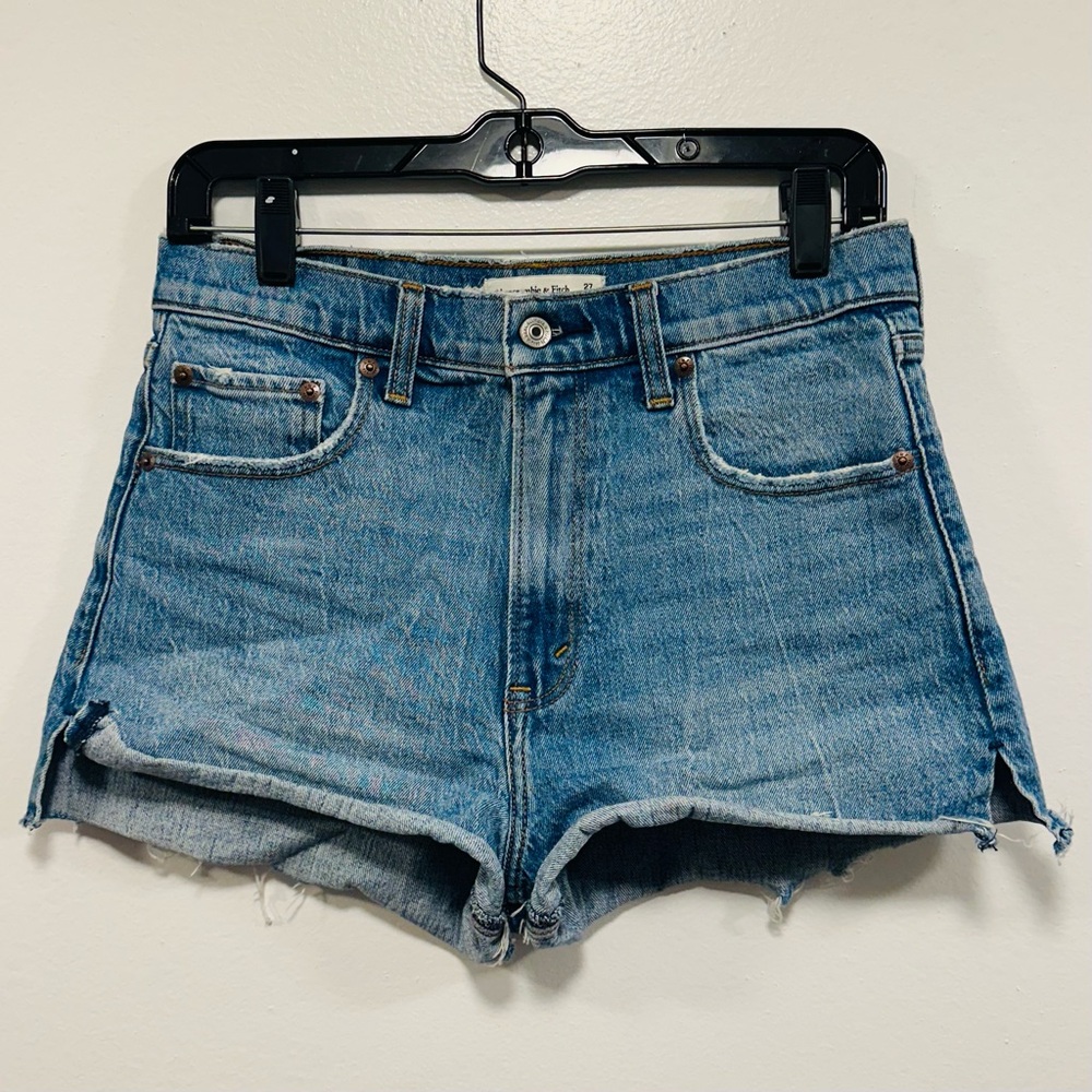 Abercrombie & Fitch shorts! High rise MOM shorts size 4/27